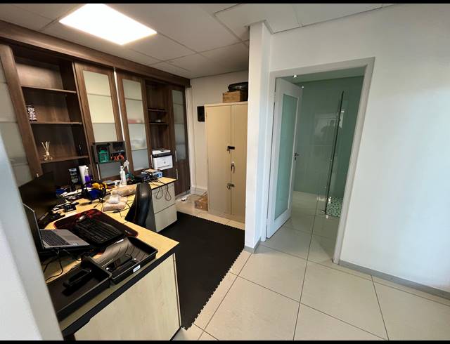 165M² OFFICE TO LET IN BRACKENFELL INDUSTRIAL